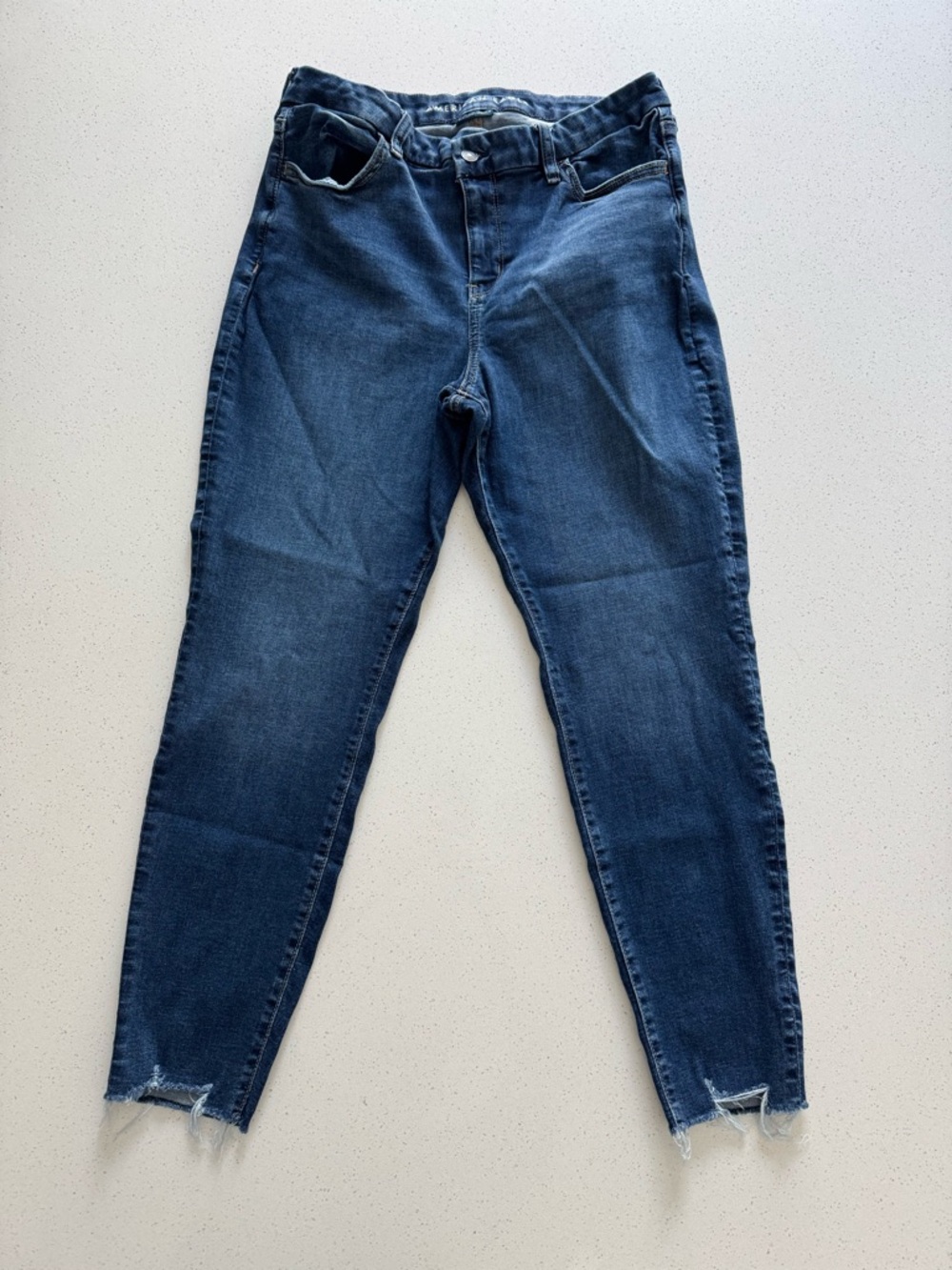 American Eagle Curvy High Rise Jegging Blue Jeans Distressed Hem Size 14 short